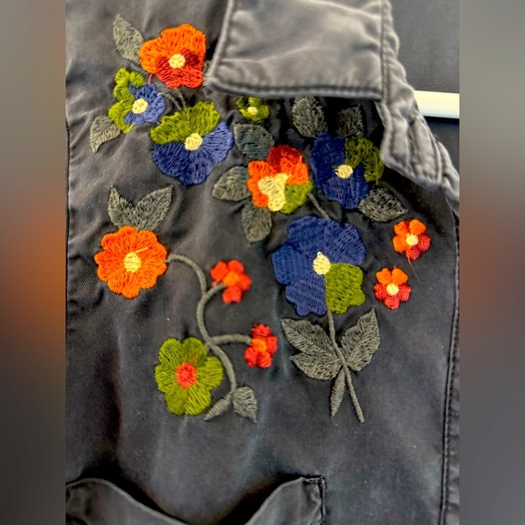 Zara Black Washed Cotton Button Down W/Embroidery: Eligible 3/$25 - Picture 5 of 9